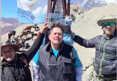 Summit of Gratitude: Class of 1990